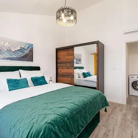Miramar - Seaview Self Check-in Apartman